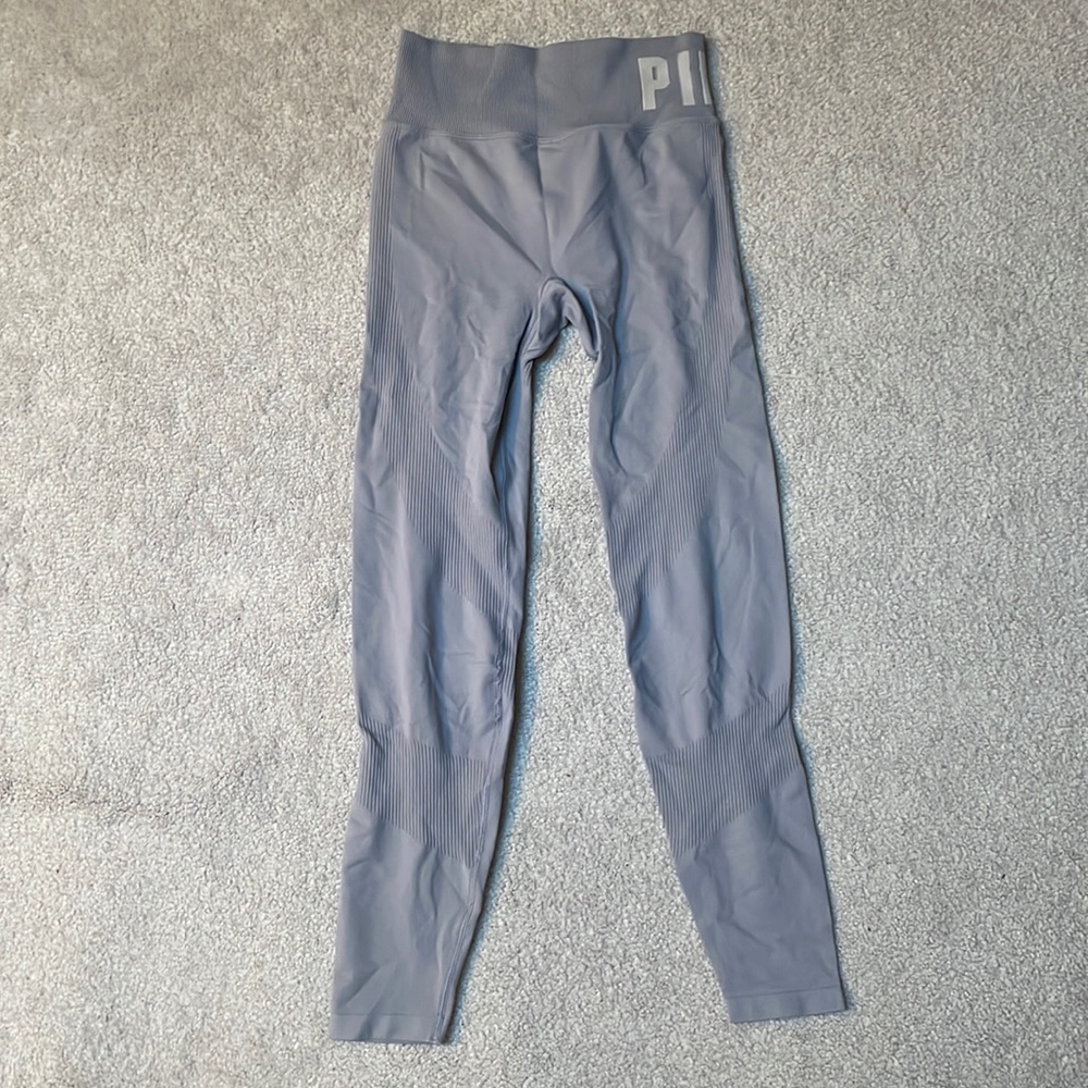 NWT. PINK high waisted grey seamless full length leggings. Size S.